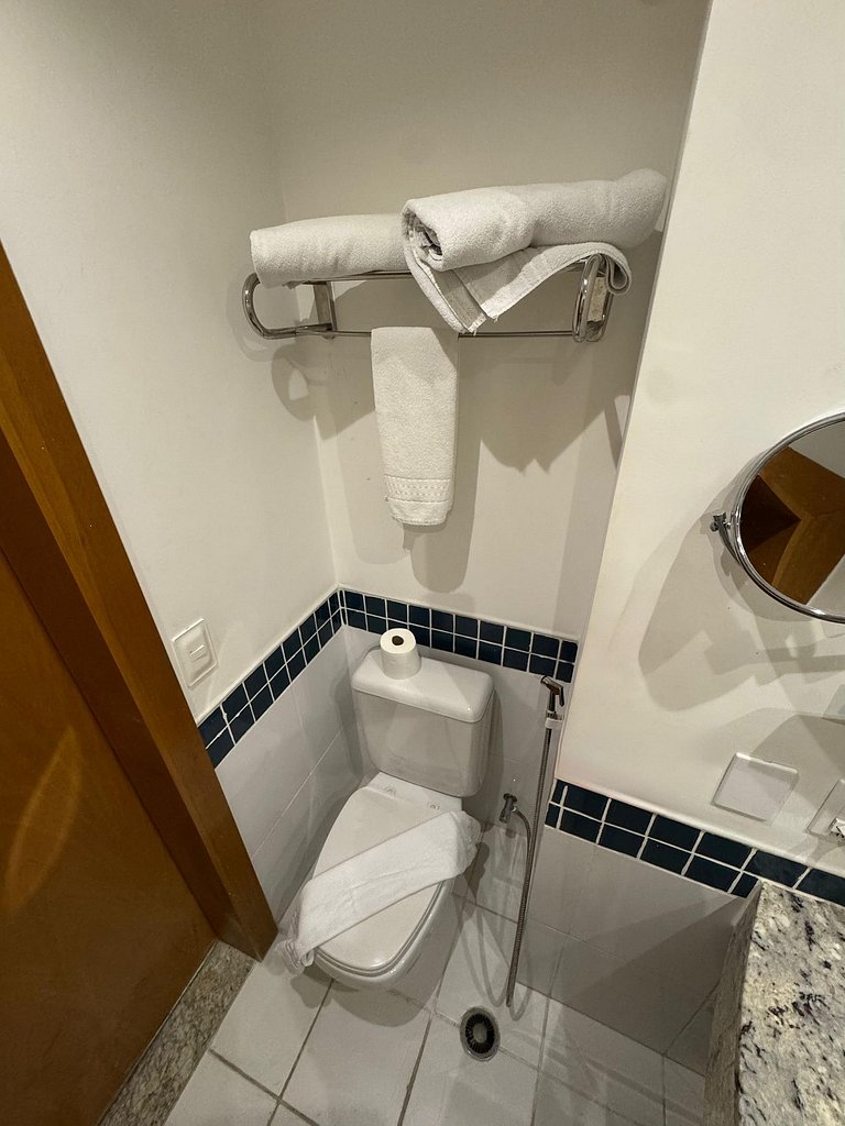 Get a Flat 701–Suíte com Terraço e Parede de Vidro | Ibirapu