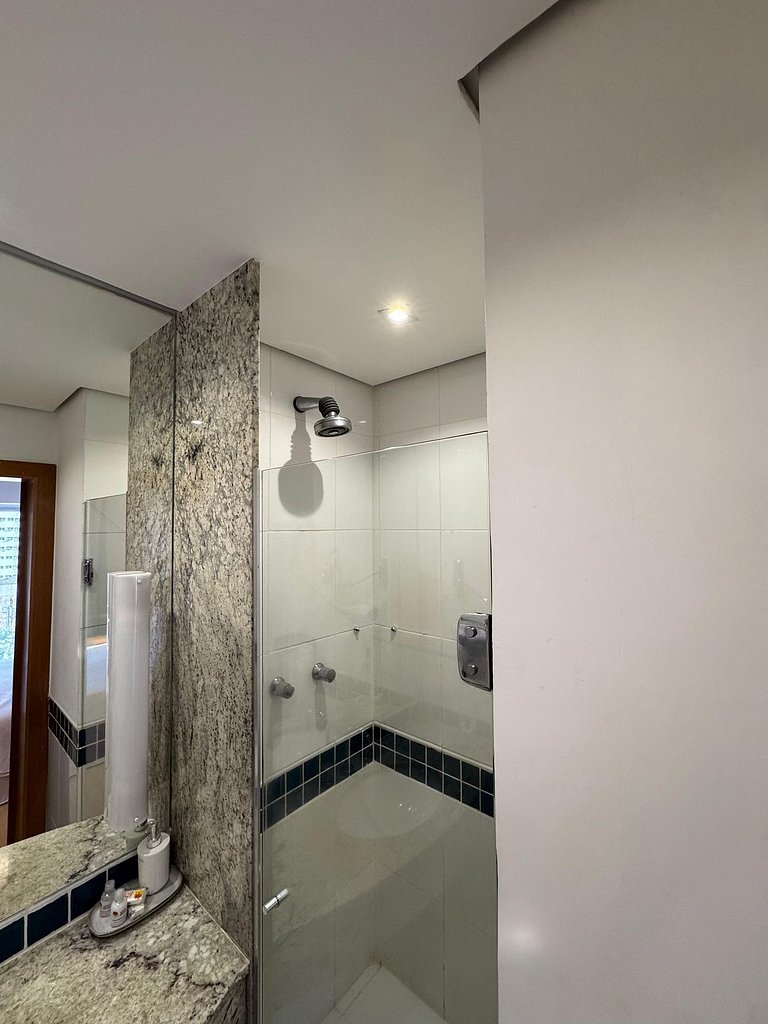 Get a Flat 701–Suíte com Terraço e Parede de Vidro | Ibirapu